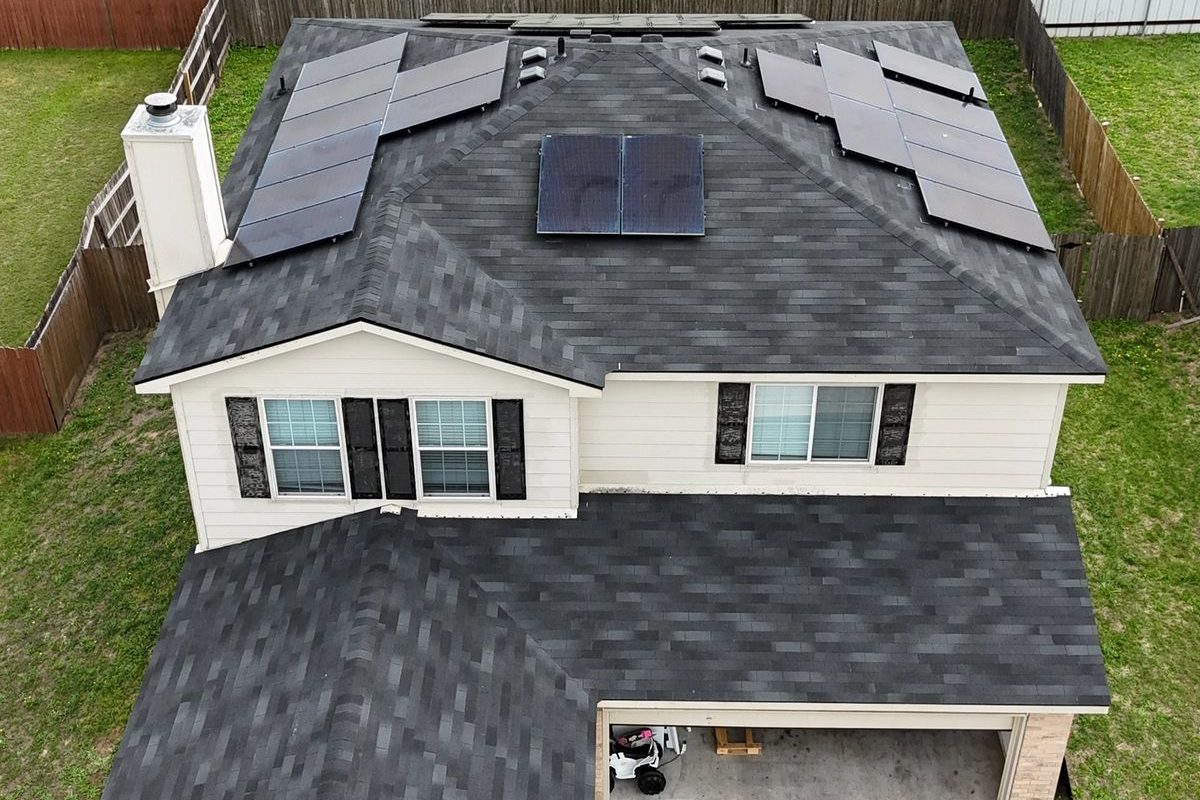 Rooftop solar installation, Central Texas home